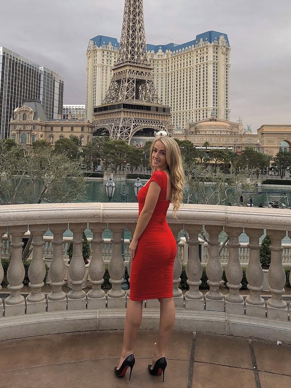 Classic Red Bodycon Dress for Women - Picture 1 of 6